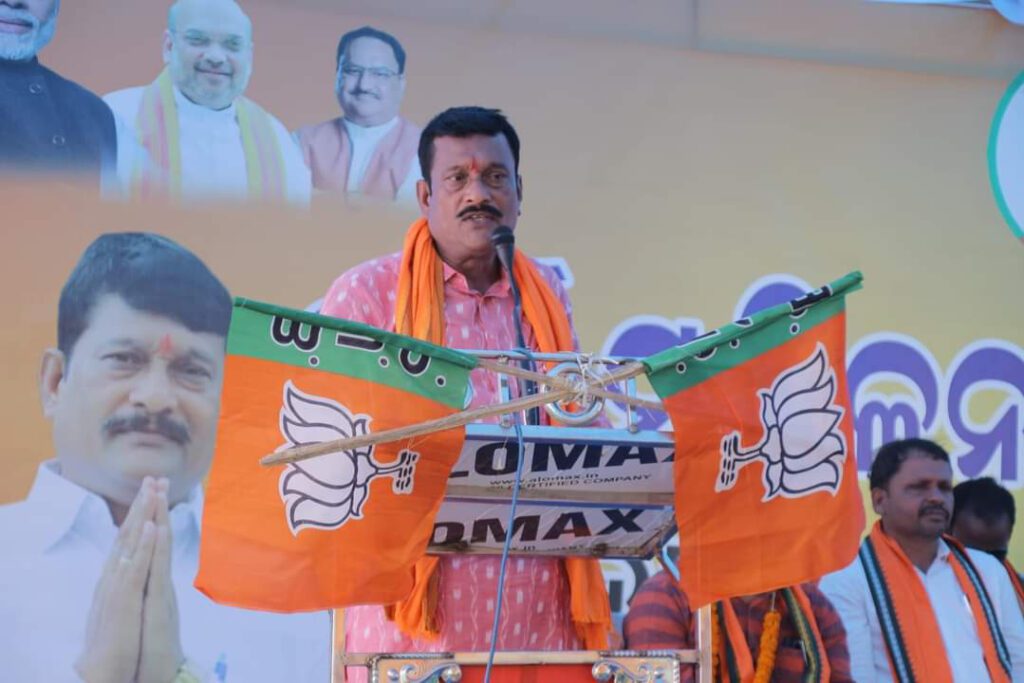 Gandhamardhan-Pradeep Purohit : ଜୀବନ ଦେବି ପଛେ ଇଞ୍ଚେ ଜମି ଦେବିନି