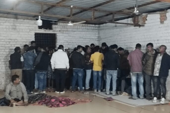 Police Raid in JuaAdda-Nuapada: ଜୁଆଆଡ୍ଡାରେ ପୋଲିସର ଚଢ଼ାଉ: ୮୦ ଜୁଆଡି ସମେତ ୨୦ ଲକ୍ଷ ଟଙ୍କା ଓ ୨୫ ଗୋଟି ଦାମୀ କାର ଜବତ